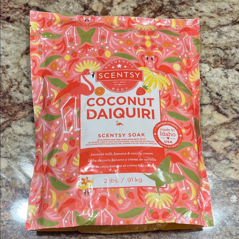 Scentsy Coconut Daiquiri Bath Soak - Vibrant Red and Green